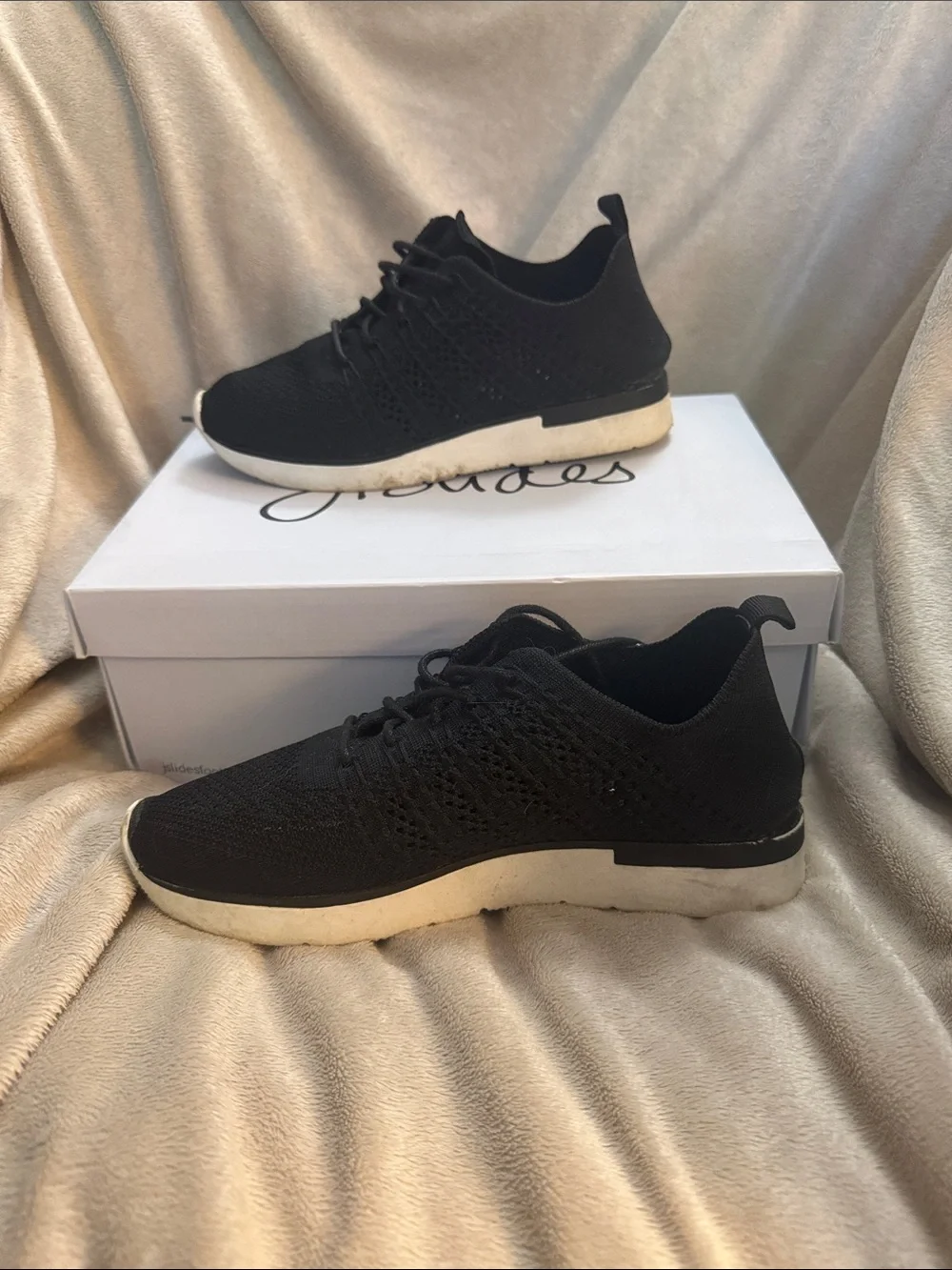 J/Slides Black Knit Woman’s Sneakers -